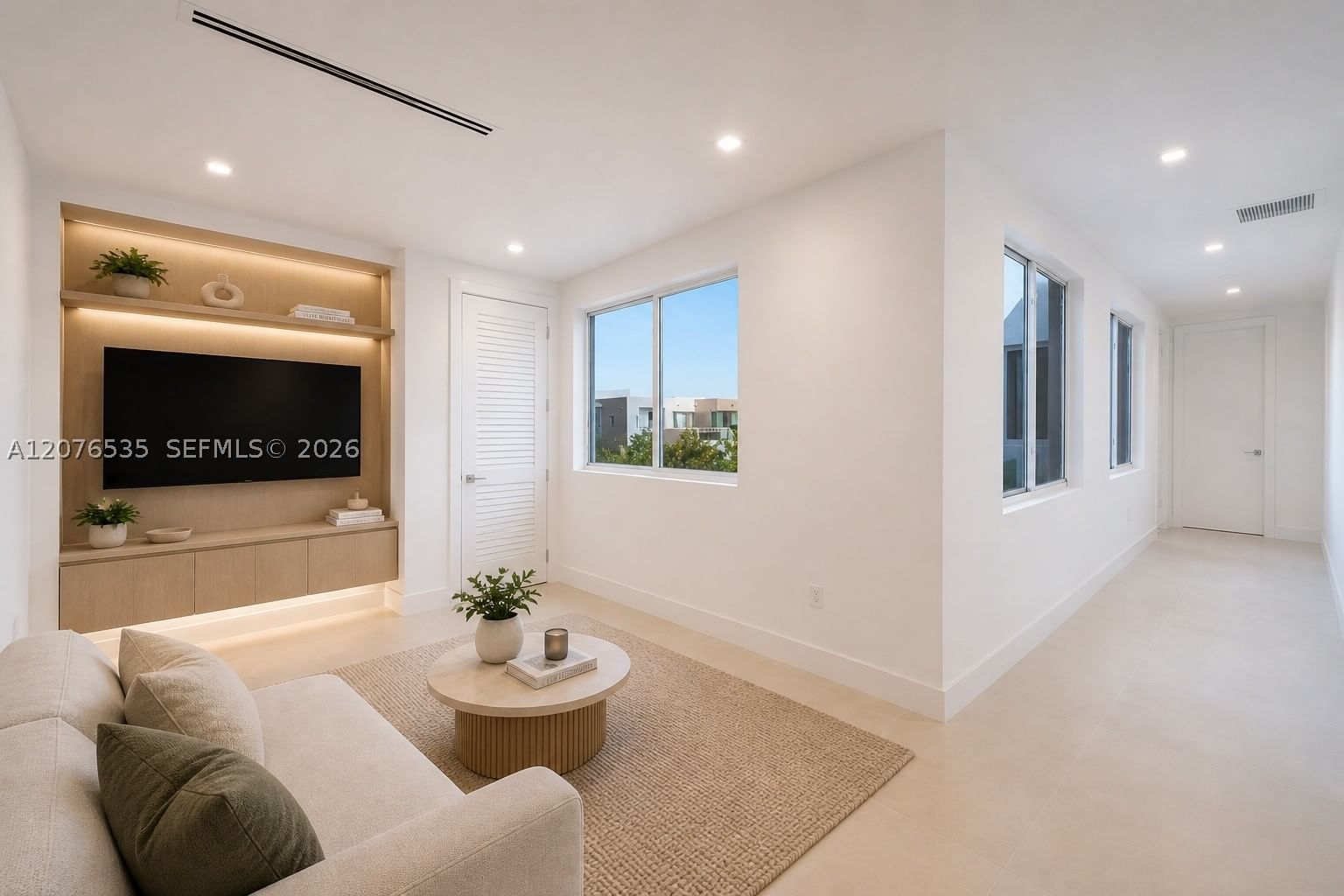 Real estate property located at 10381 67th Ter, Miami-dade, Doral Palms South, Doral, FL