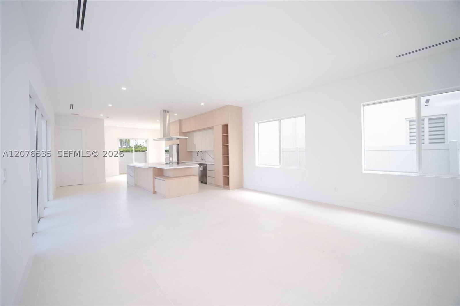 Real estate property located at 10381 67th Ter, Miami-dade, Doral Palms South, Doral, FL
