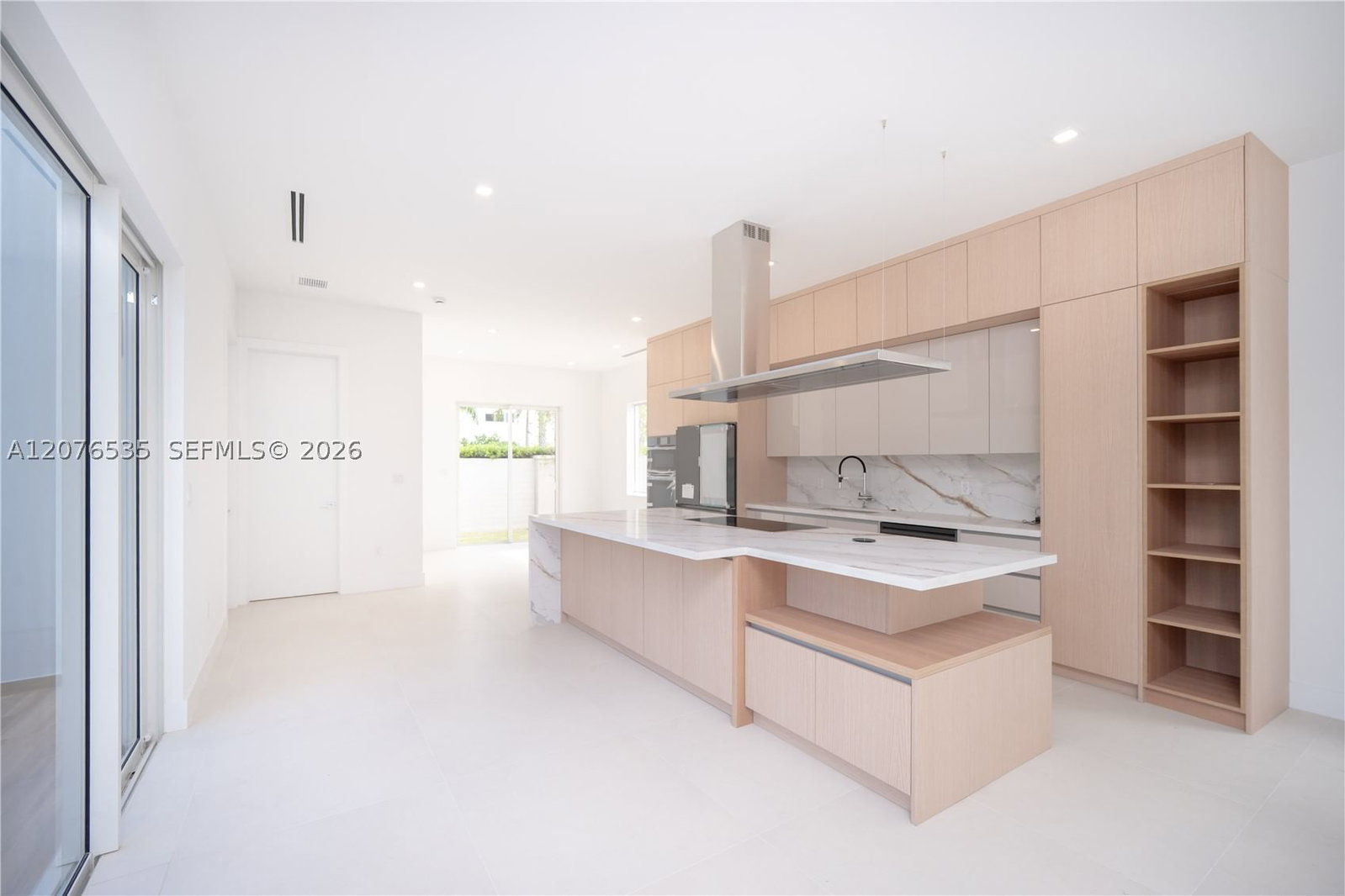 Real estate property located at 10381 67th Ter, Miami-dade, Doral Palms South, Doral, FL