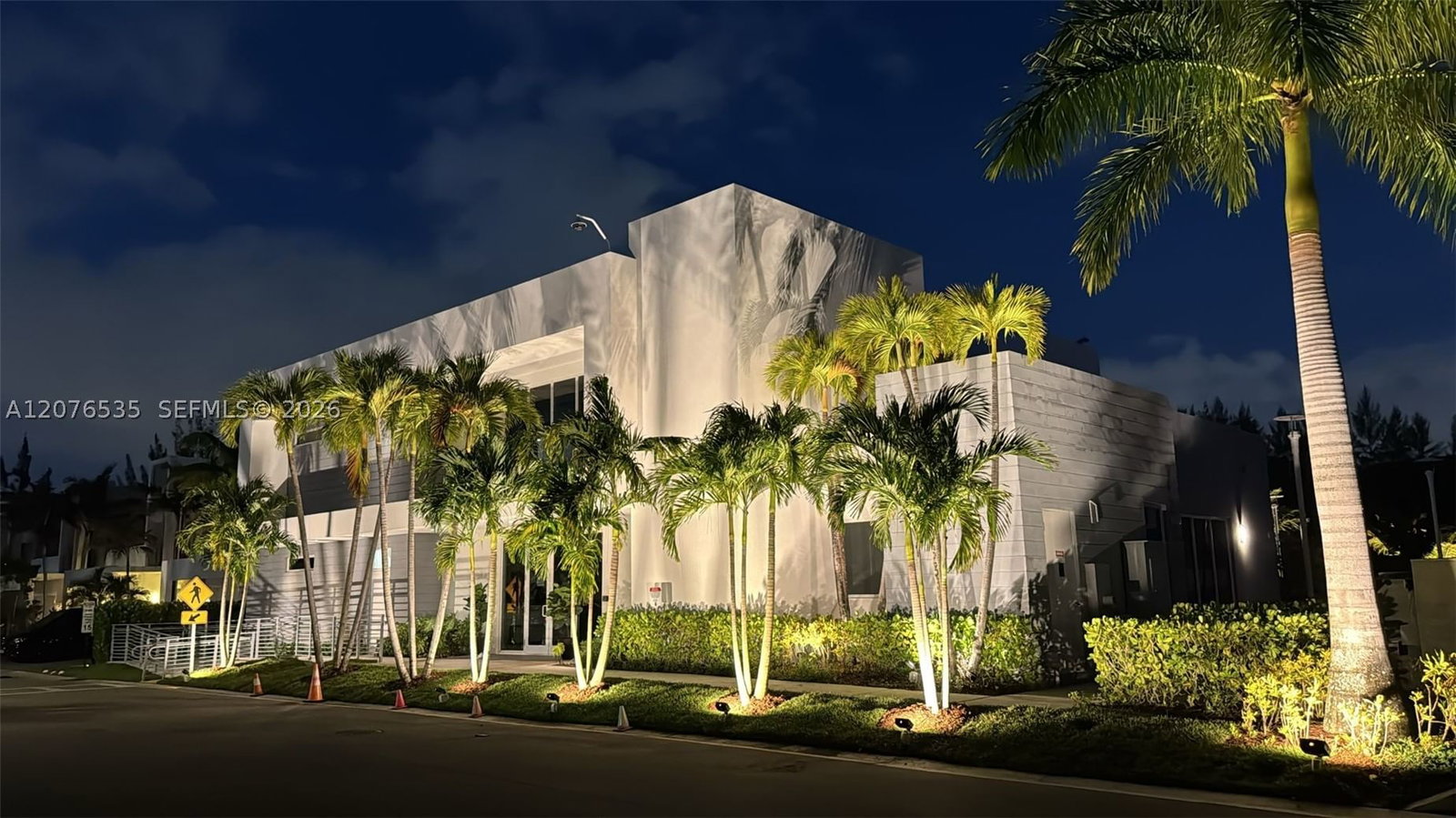 Real estate property located at 10381 67th Ter, Miami-dade, Doral Palms South, Doral, FL
