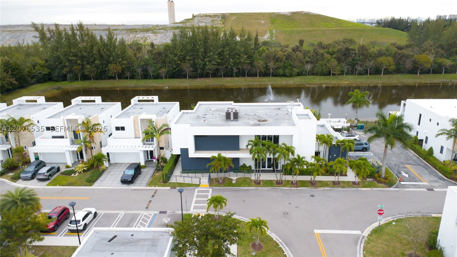 Real estate property located at 10381 67th Ter, Miami-dade, Doral Palms South, Doral, FL