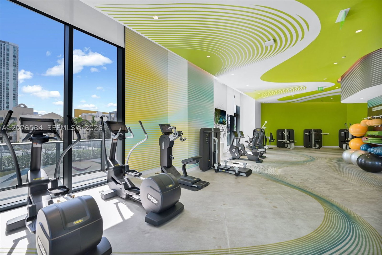 Real estate property located at 501 31st St #306, Miami-dade, Paraiso Bayviews Condo, Miami, FL