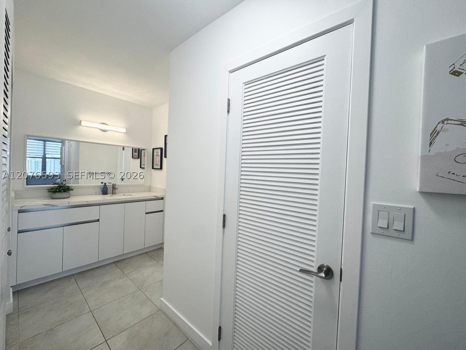 Real estate property located at 3800 Ocean Dr #1710, Broward, Hallmark Of Hollywood Con, Hollywood, FL