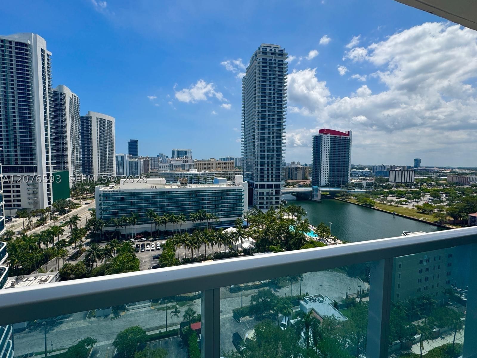 Real estate property located at 3800 Ocean Dr #1710, Broward, Hallmark Of Hollywood Con, Hollywood, FL