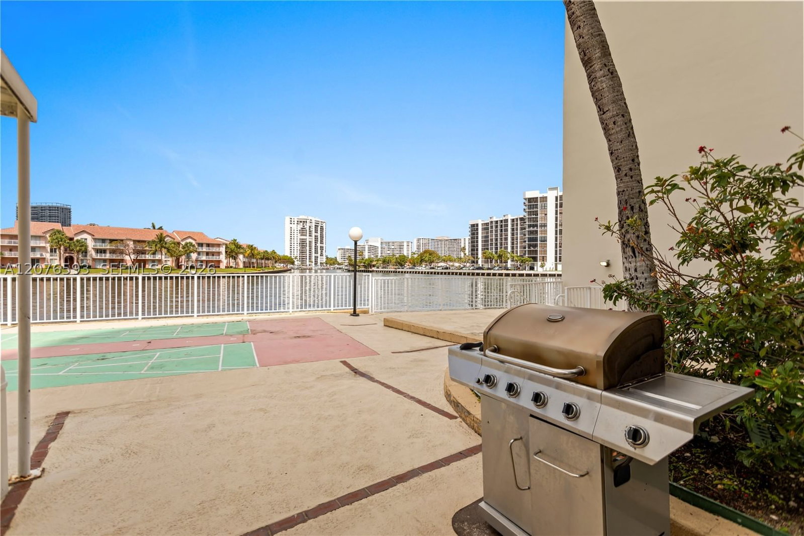 Real estate property located at 3800 Ocean Dr #1710, Broward, Hallmark Of Hollywood Con, Hollywood, FL