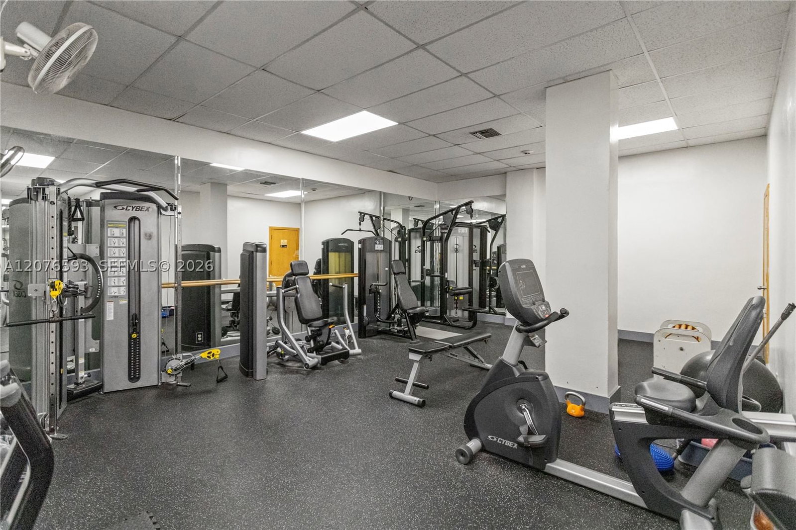 Real estate property located at 3800 Ocean Dr #1710, Broward, Hallmark Of Hollywood Con, Hollywood, FL