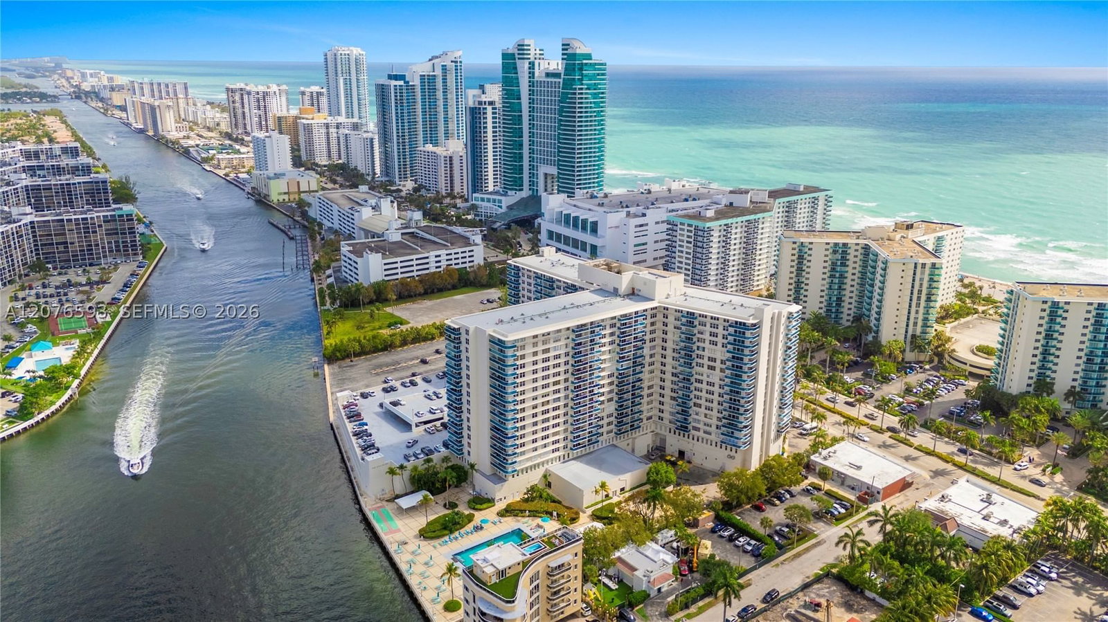 Real estate property located at 3800 Ocean Dr #1710, Broward, Hallmark Of Hollywood Con, Hollywood, FL