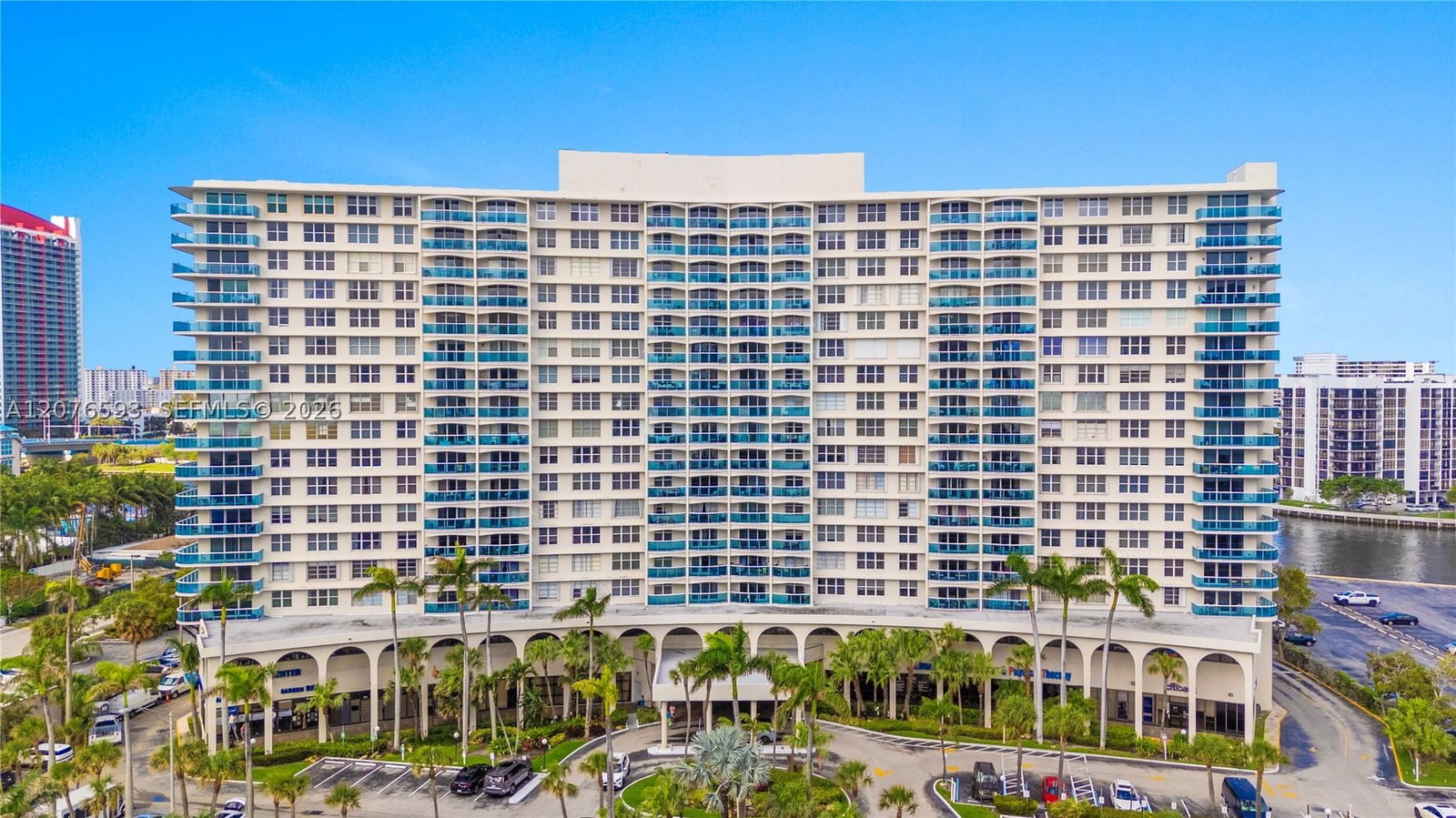 Real estate property located at 3800 Ocean Dr #1710, Broward, Hallmark Of Hollywood Con, Hollywood, FL