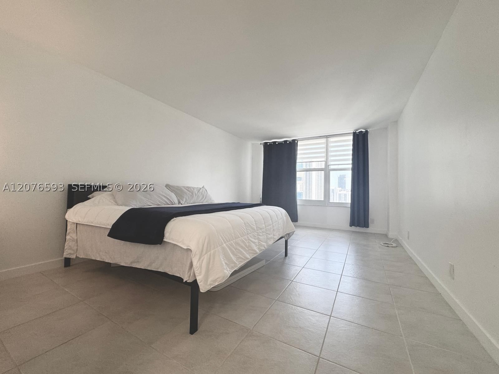 Real estate property located at 3800 Ocean Dr #1710, Broward, Hallmark Of Hollywood Con, Hollywood, FL