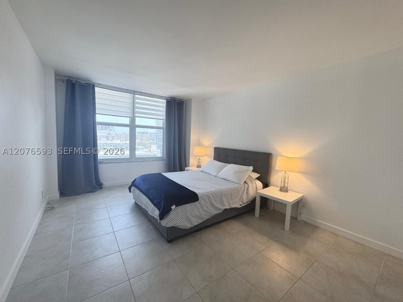 Real estate property located at 3800 Ocean Dr #1710, Broward, Hallmark Of Hollywood Con, Hollywood, FL