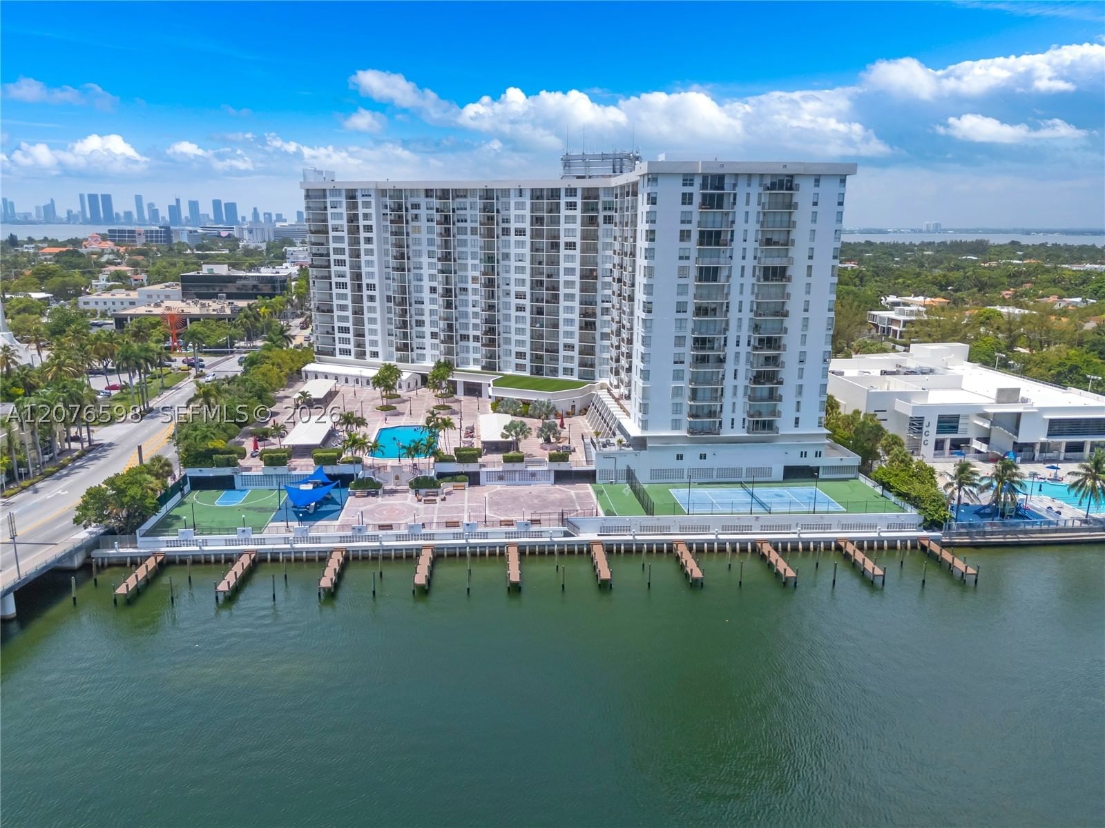 Real estate property located at 4101 Pine Tree Dr #1105, Miami-dade, Tower Forty One Condo, Miami Beach, FL
