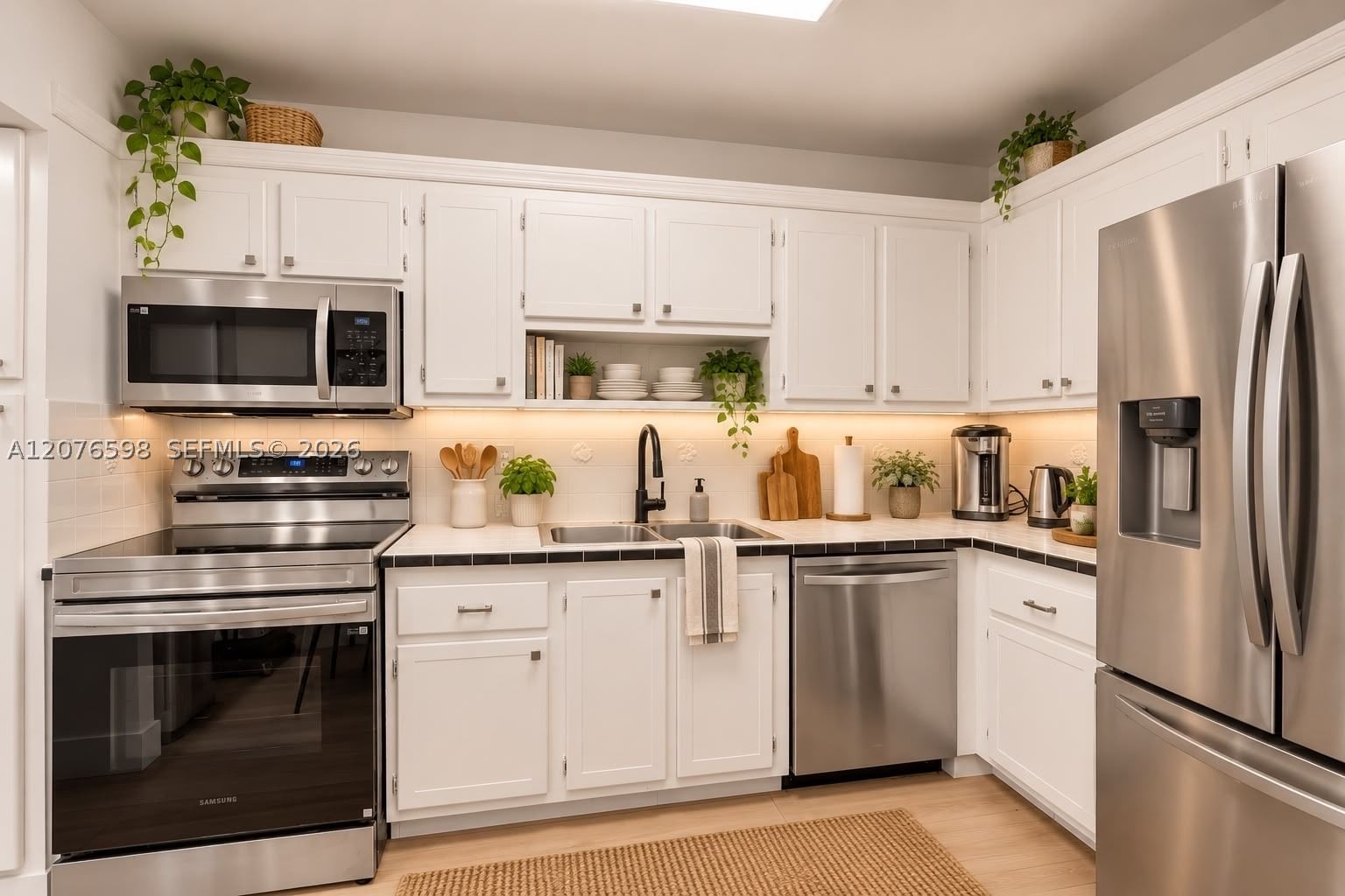 Real estate property located at 4101 Pine Tree Dr #1105, Miami-dade, Tower Forty One Condo, Miami Beach, FL
