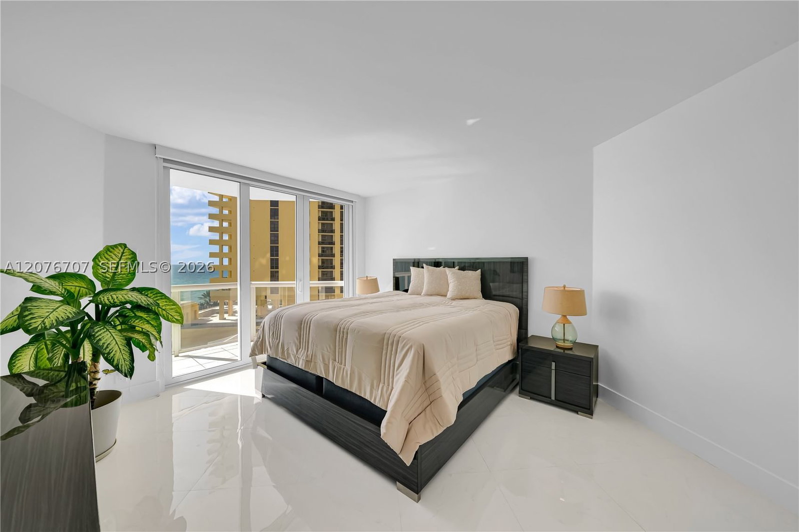 Real estate property located at 16425 Collins Ave #712, Miami-dade, Oceania I Condo, Sunny Isles Beach, FL