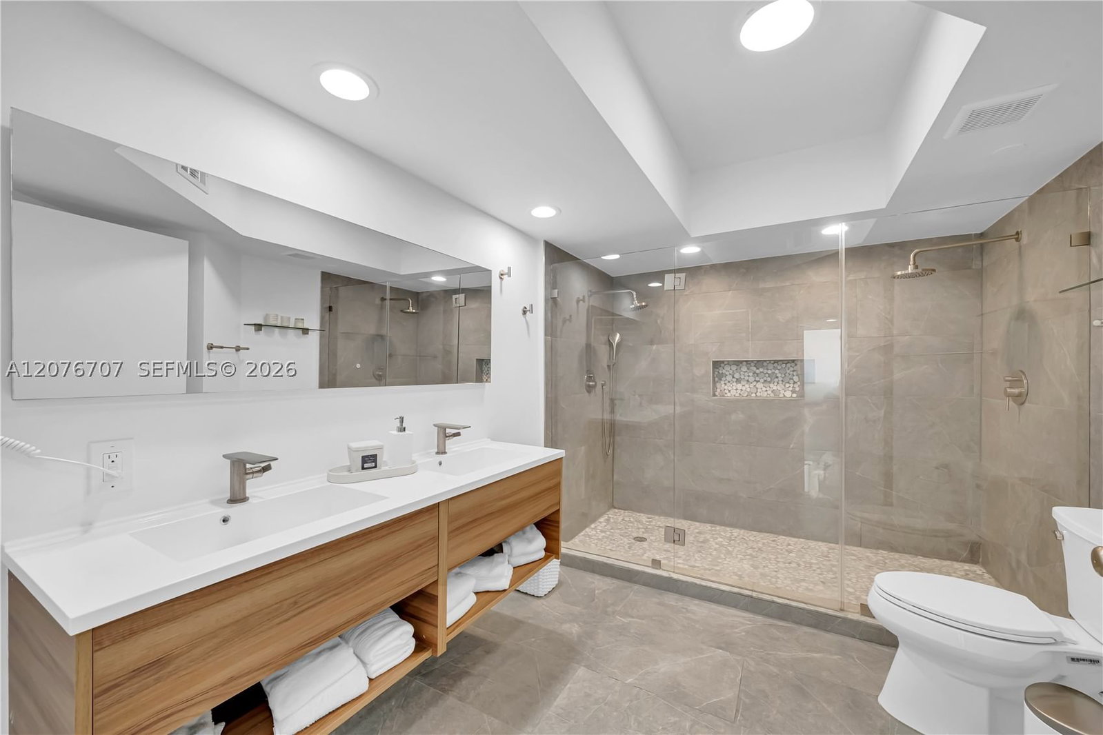 Real estate property located at 16425 Collins Ave #712, Miami-dade, Oceania I Condo, Sunny Isles Beach, FL
