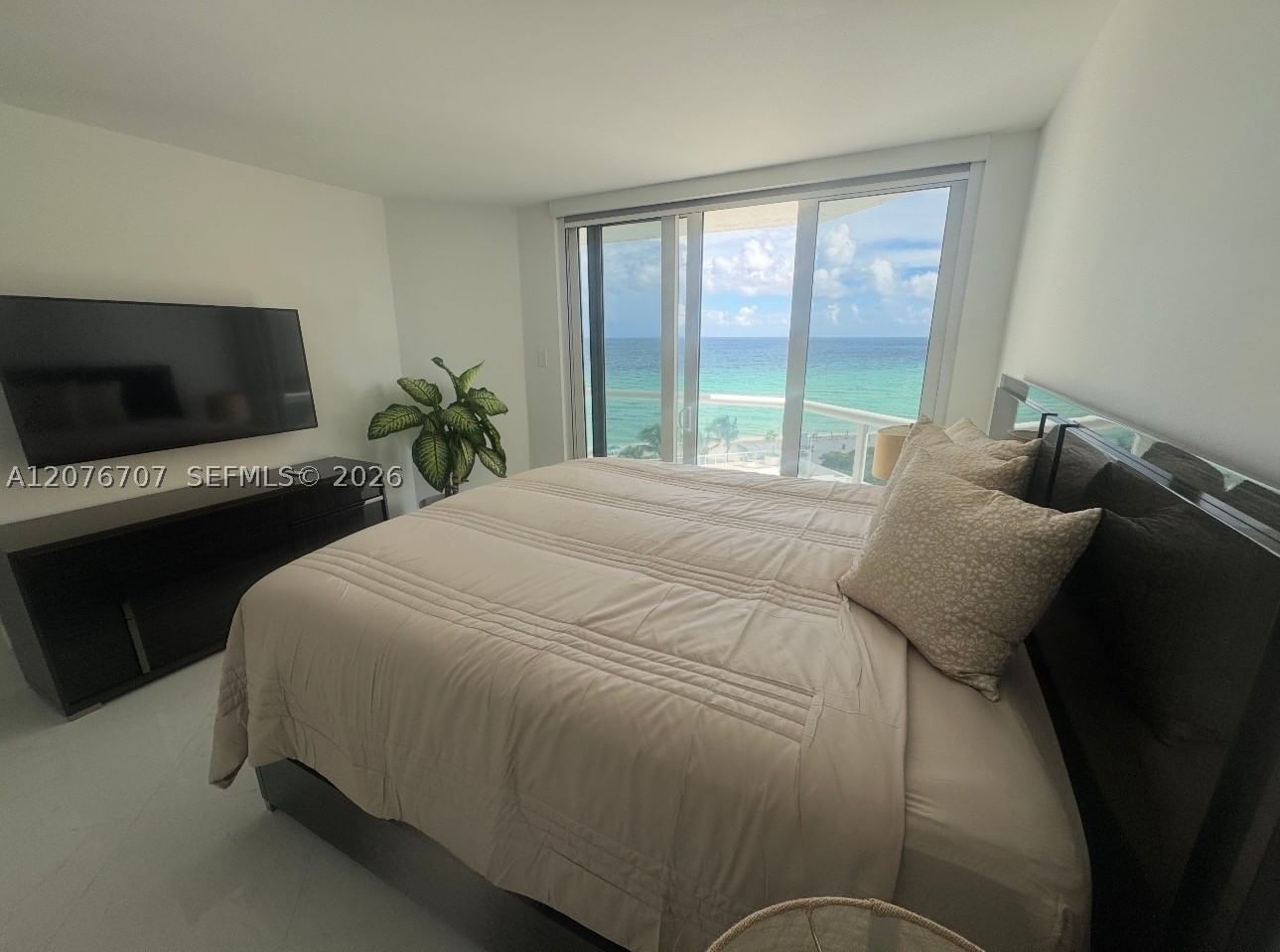 Real estate property located at 16425 Collins Ave #712, Miami-dade, Oceania I Condo, Sunny Isles Beach, FL