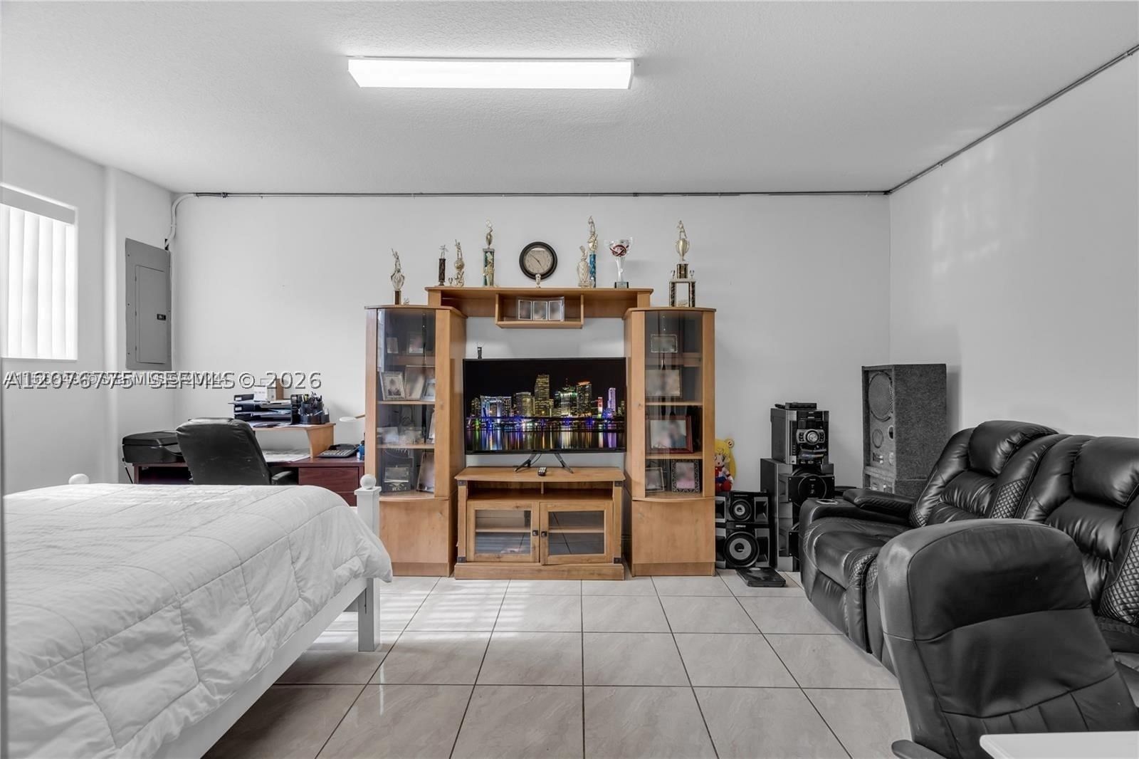 Real estate property located at 13904 18th Ter, Miami-dade, Zenteno Sub, Miami, FL