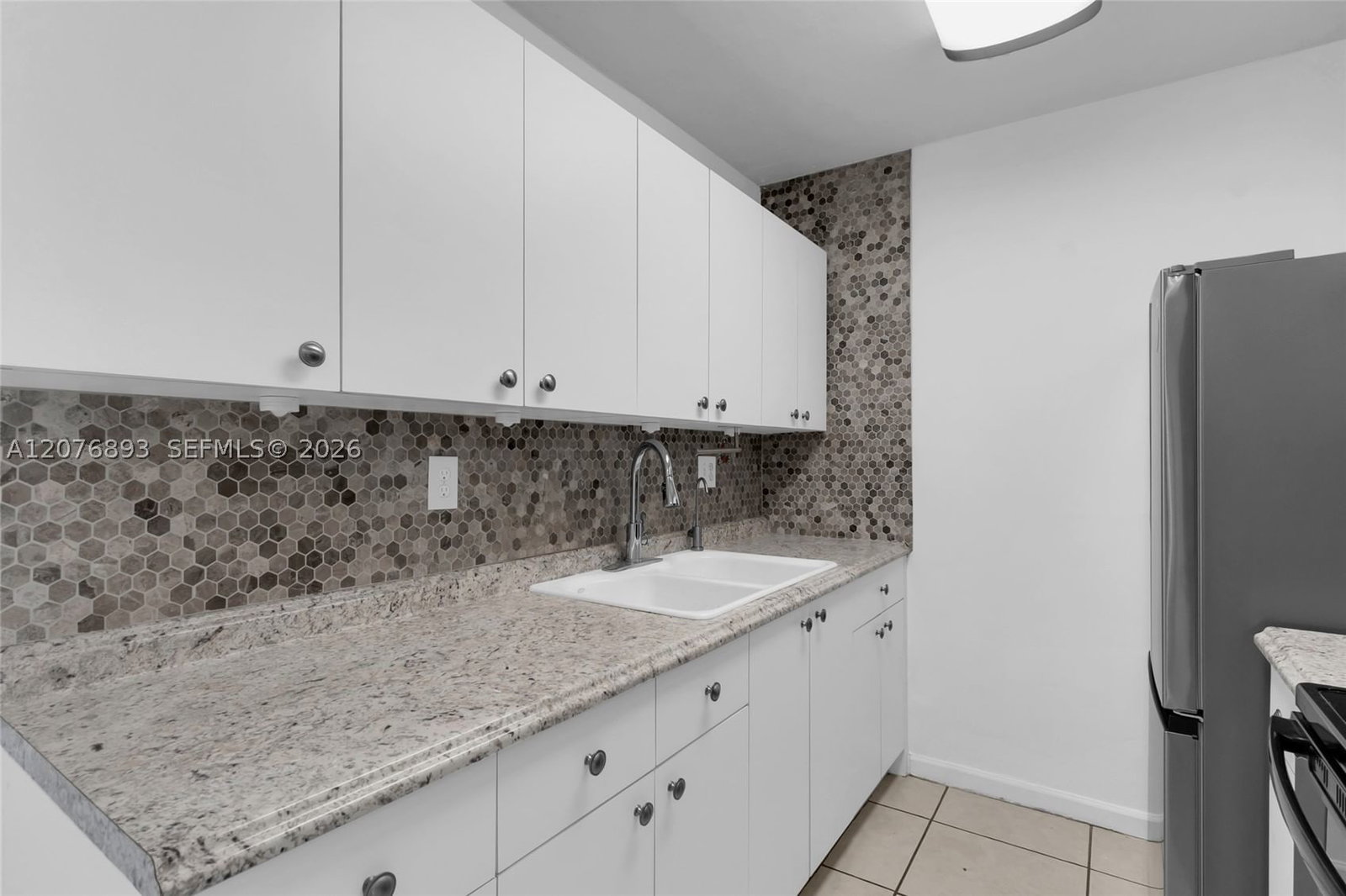 Real estate property located at 7100 Fairway Dr K11, Miami-dade, Cypress Village Condo, Miami Lakes, FL