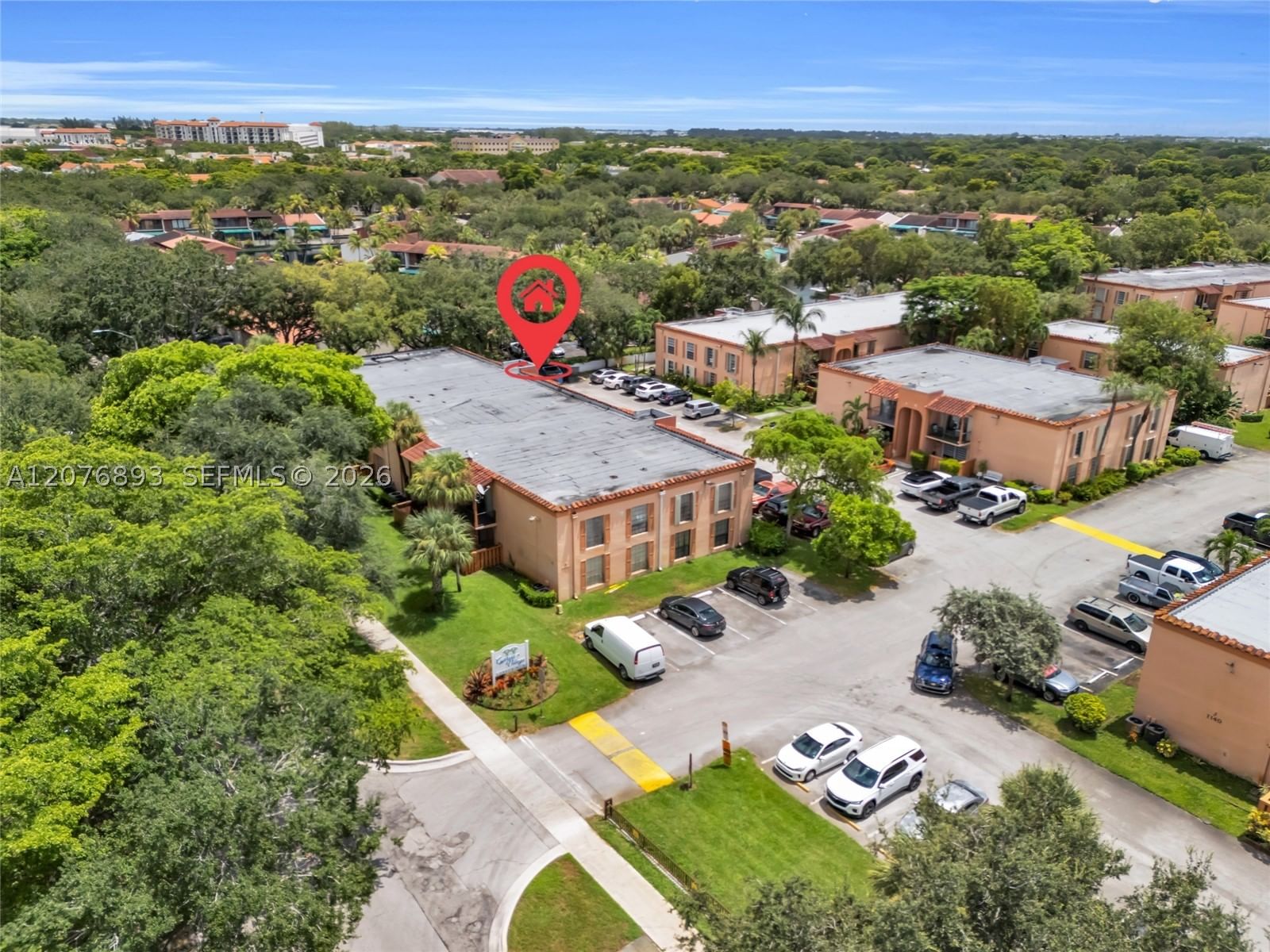 Real estate property located at 7100 Fairway Dr K11, Miami-dade, Cypress Village Condo, Miami Lakes, FL