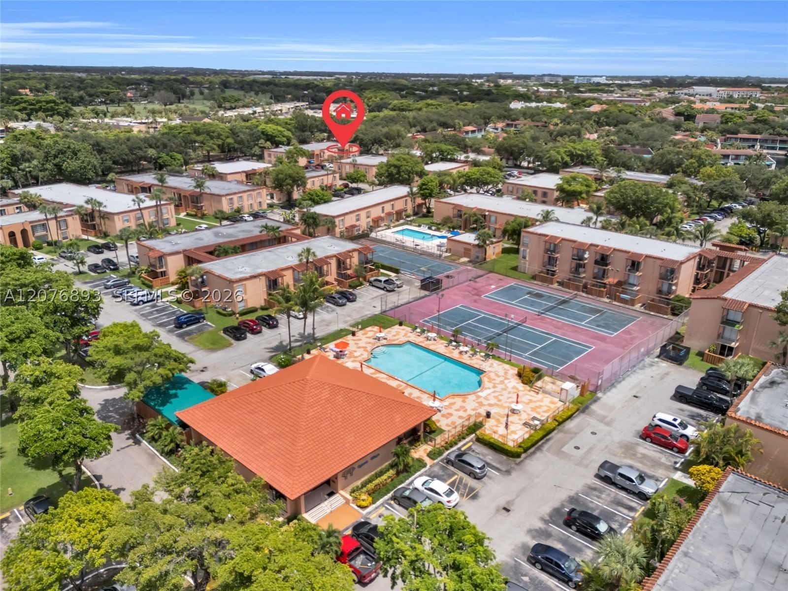 Real estate property located at 7100 Fairway Dr K11, Miami-dade, Cypress Village Condo, Miami Lakes, FL