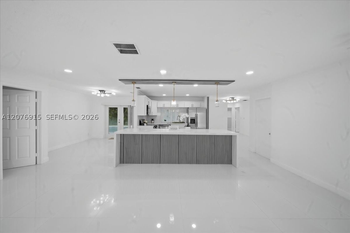 Real estate property located at 8300 26th Pl, Broward, Arrowhead Golf & Tennis C, Davie, FL
