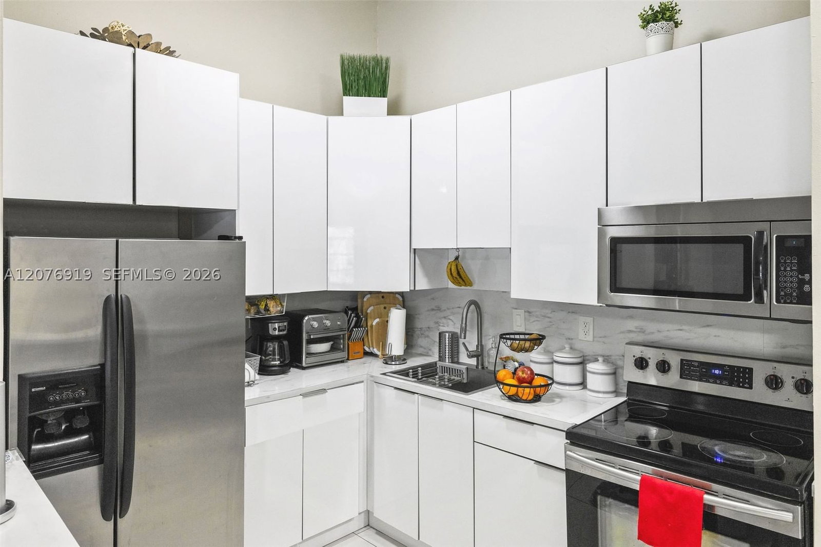 Real estate property located at 827 199th St #206, Miami-dade, Carmel At California Cl C, Miami, FL