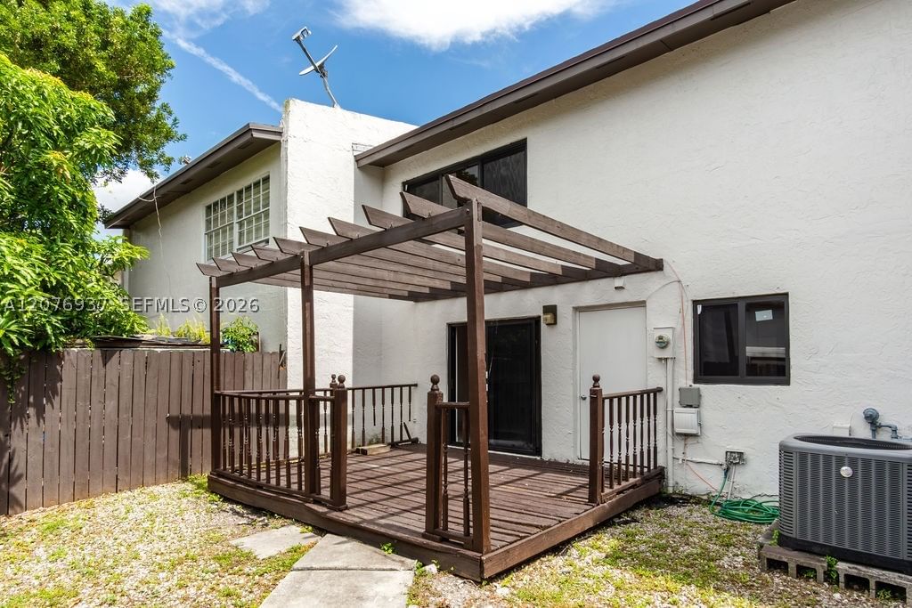 Real estate property located at 11312 67th Ter, Miami-dade, Snapper Creek Townhouses, Miami, FL