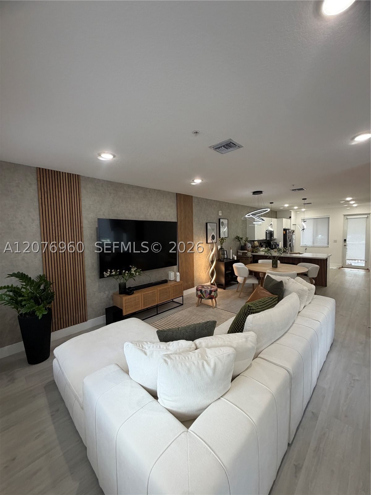 Real estate property located at 10300 66th St, Miami-dade, Landmark At Doral, Doral, FL