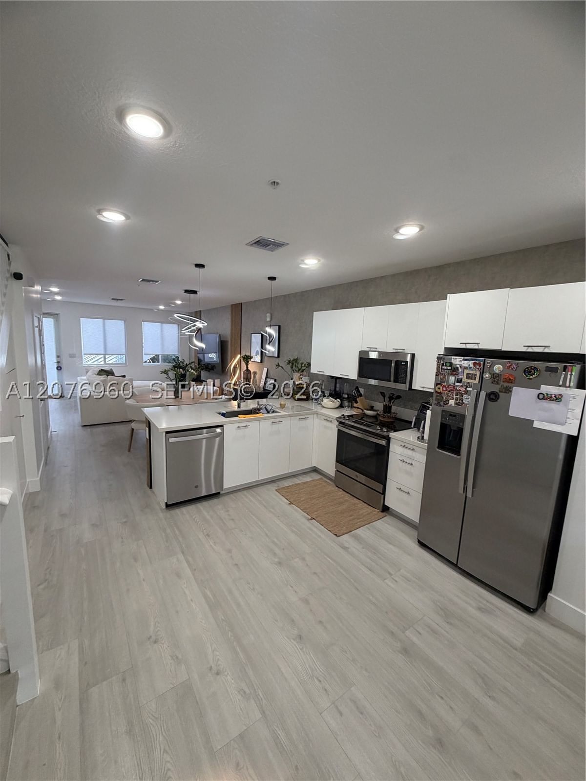Real estate property located at 10300 66th St, Miami-dade, Landmark At Doral, Doral, FL