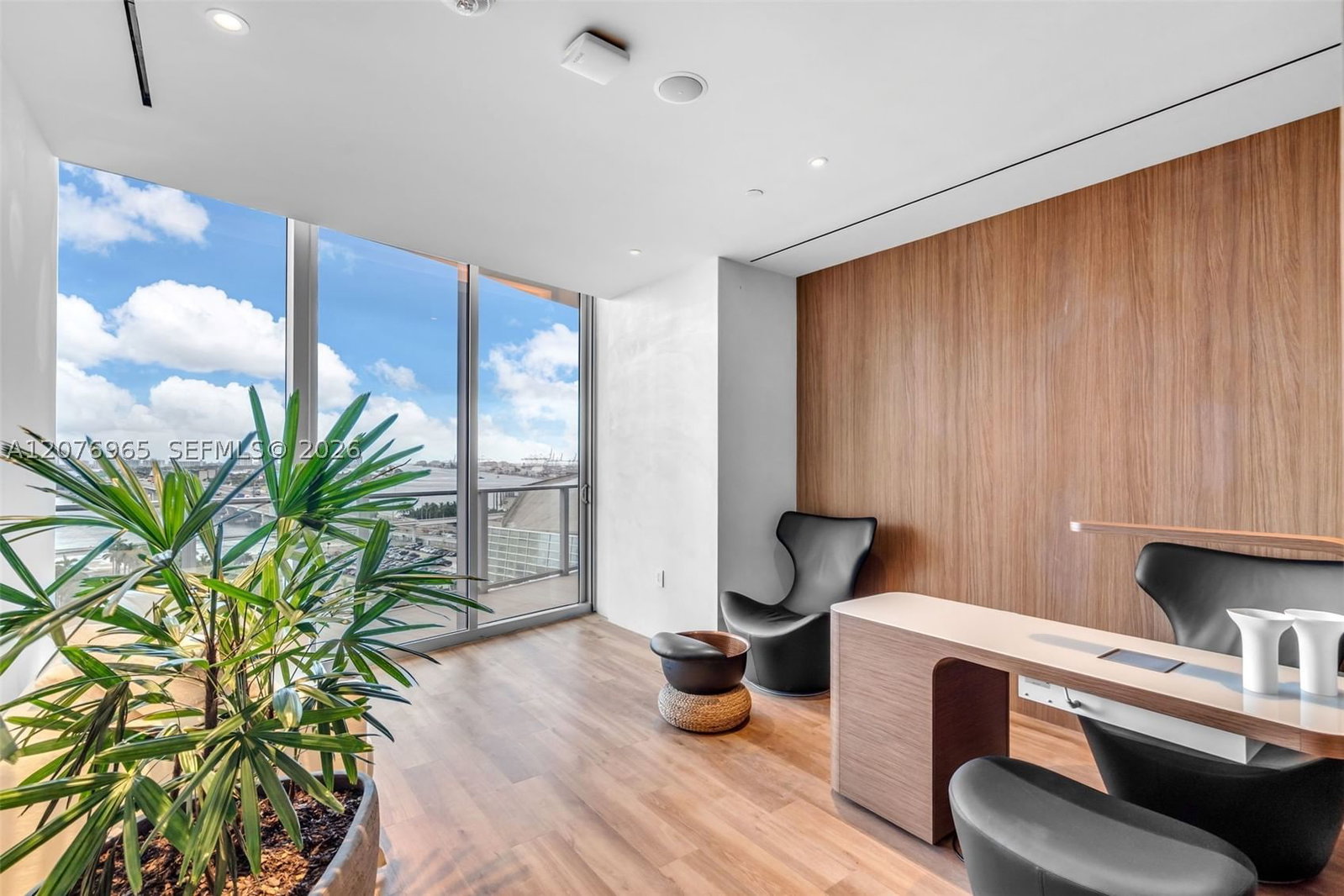 Real estate property located at 1400 Biscayne Blvd #2305, Miami-dade, Casa Bella Residences, Miami, FL
