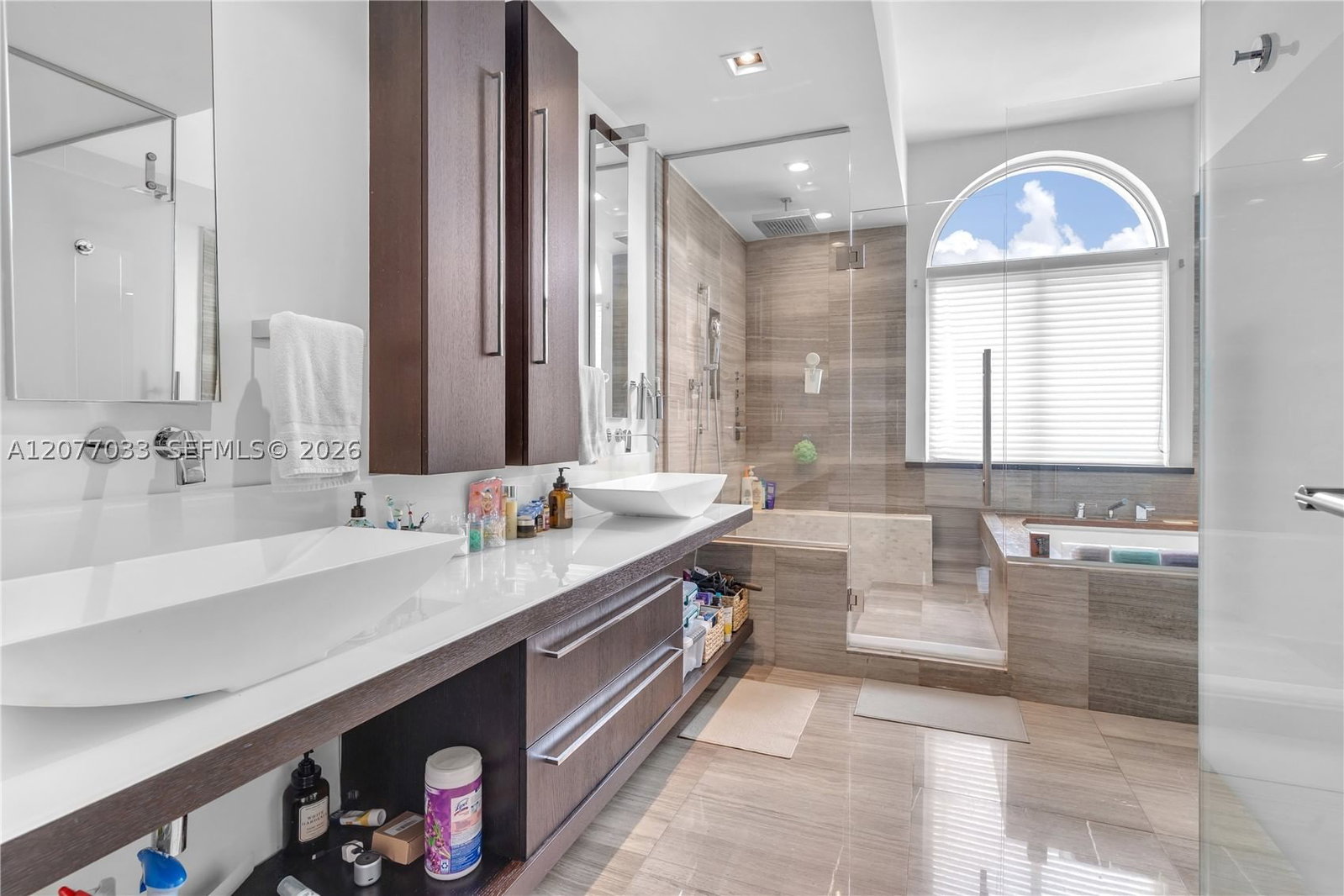 Real estate property located at 11101 72nd Ter, Miami-dade, Doral Isles Catalina, Doral, FL