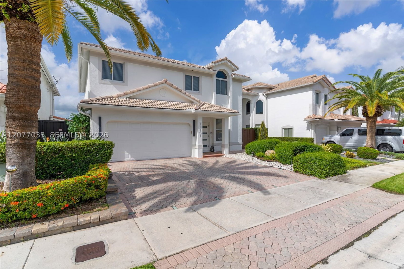 Real estate property located at 11101 72nd Ter, Miami-dade, Doral Isles Catalina, Doral, FL