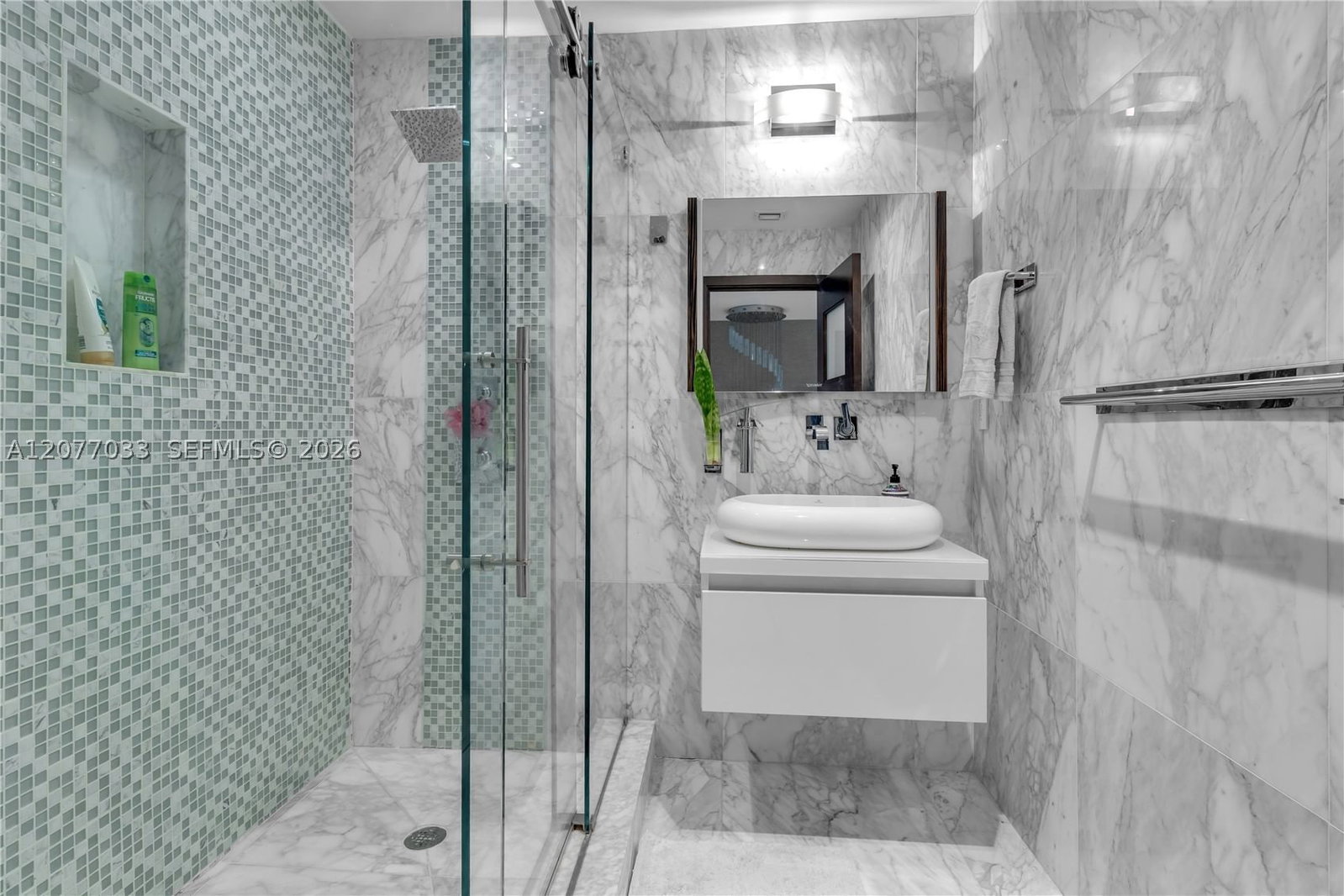Real estate property located at 11101 72nd Ter, Miami-dade, Doral Isles Catalina, Doral, FL