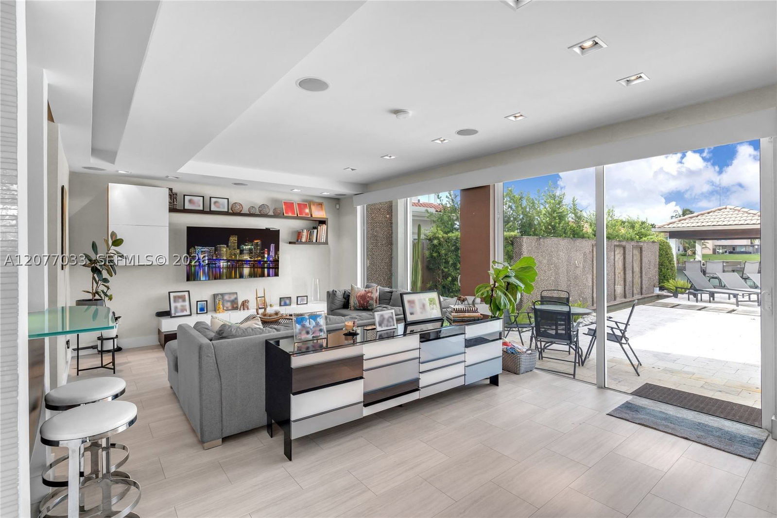Real estate property located at 11101 72nd Ter, Miami-dade, Doral Isles Catalina, Doral, FL