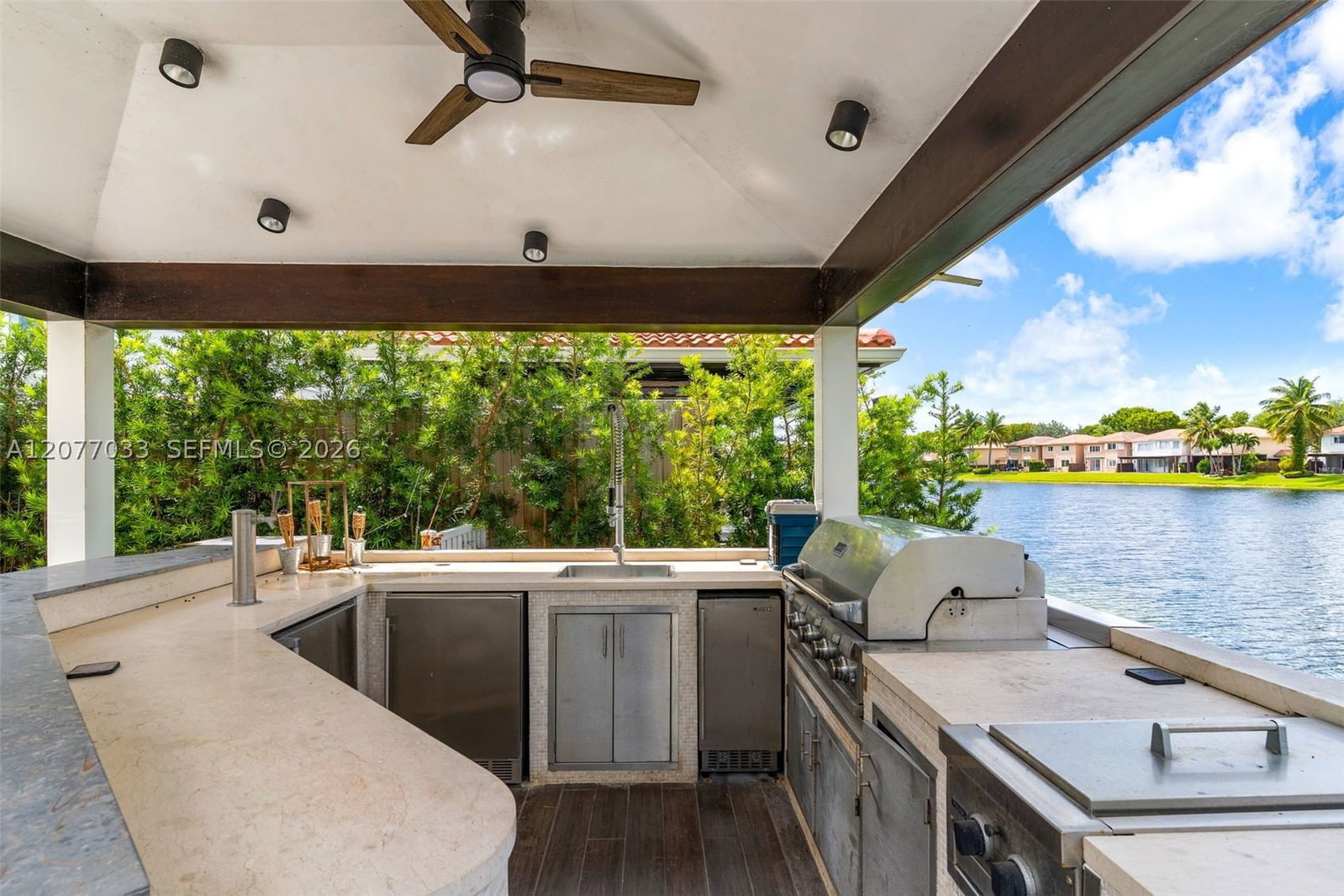 Real estate property located at 11101 72nd Ter, Miami-dade, Doral Isles Catalina, Doral, FL