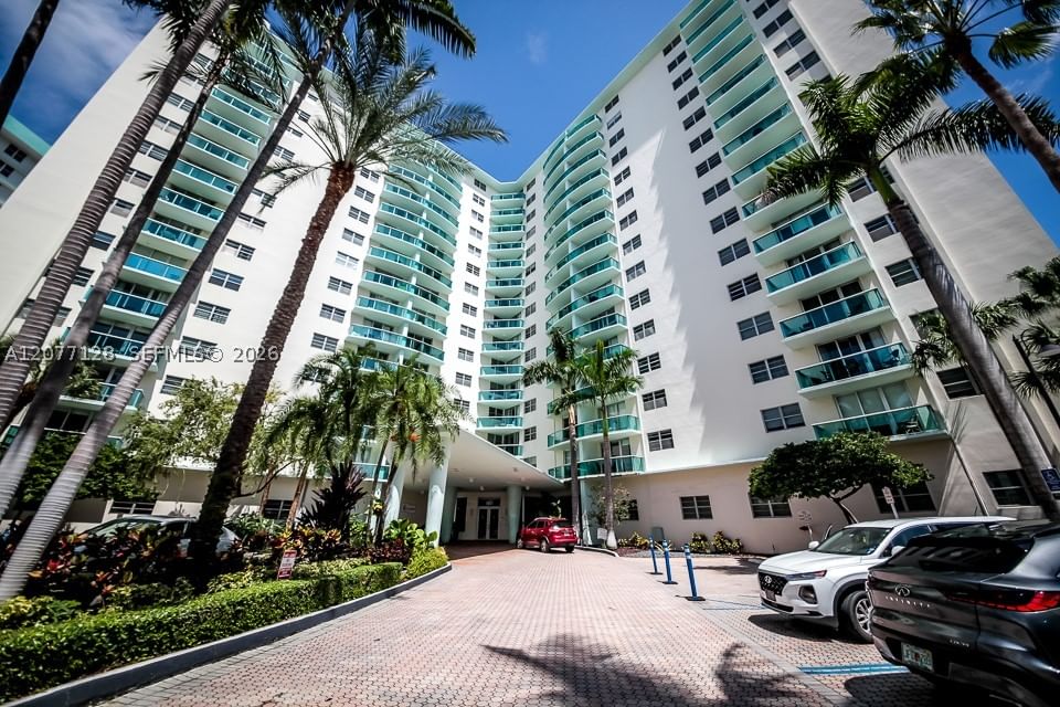 Real estate property located at 3801 Ocean Dr #5A, Broward, Tides On Hollywood Beach, Hollywood, FL