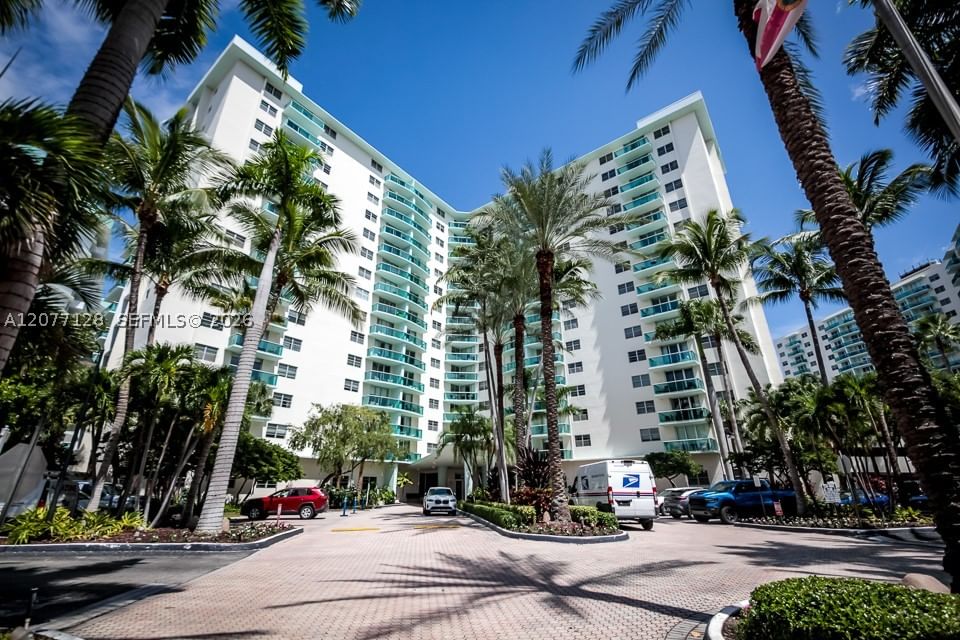 Real estate property located at 3801 Ocean Dr #5A, Broward, Tides On Hollywood Beach, Hollywood, FL