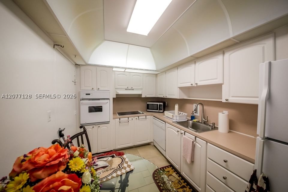 Real estate property located at 3801 Ocean Dr #5A, Broward, Tides On Hollywood Beach, Hollywood, FL