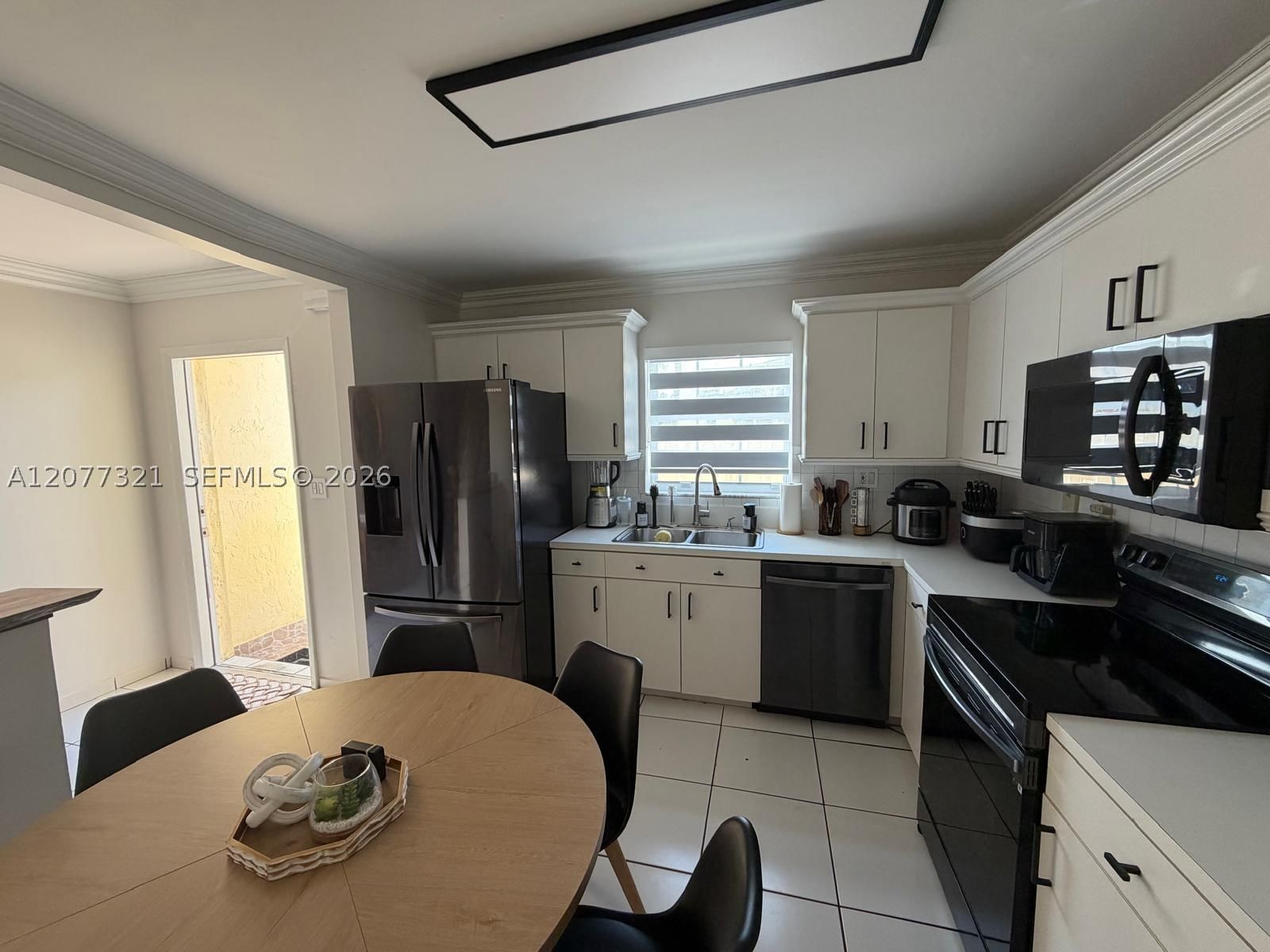 Real estate property located at 8310 154th Ave #25, Miami-dade, Centre Court Condo, Miami, FL