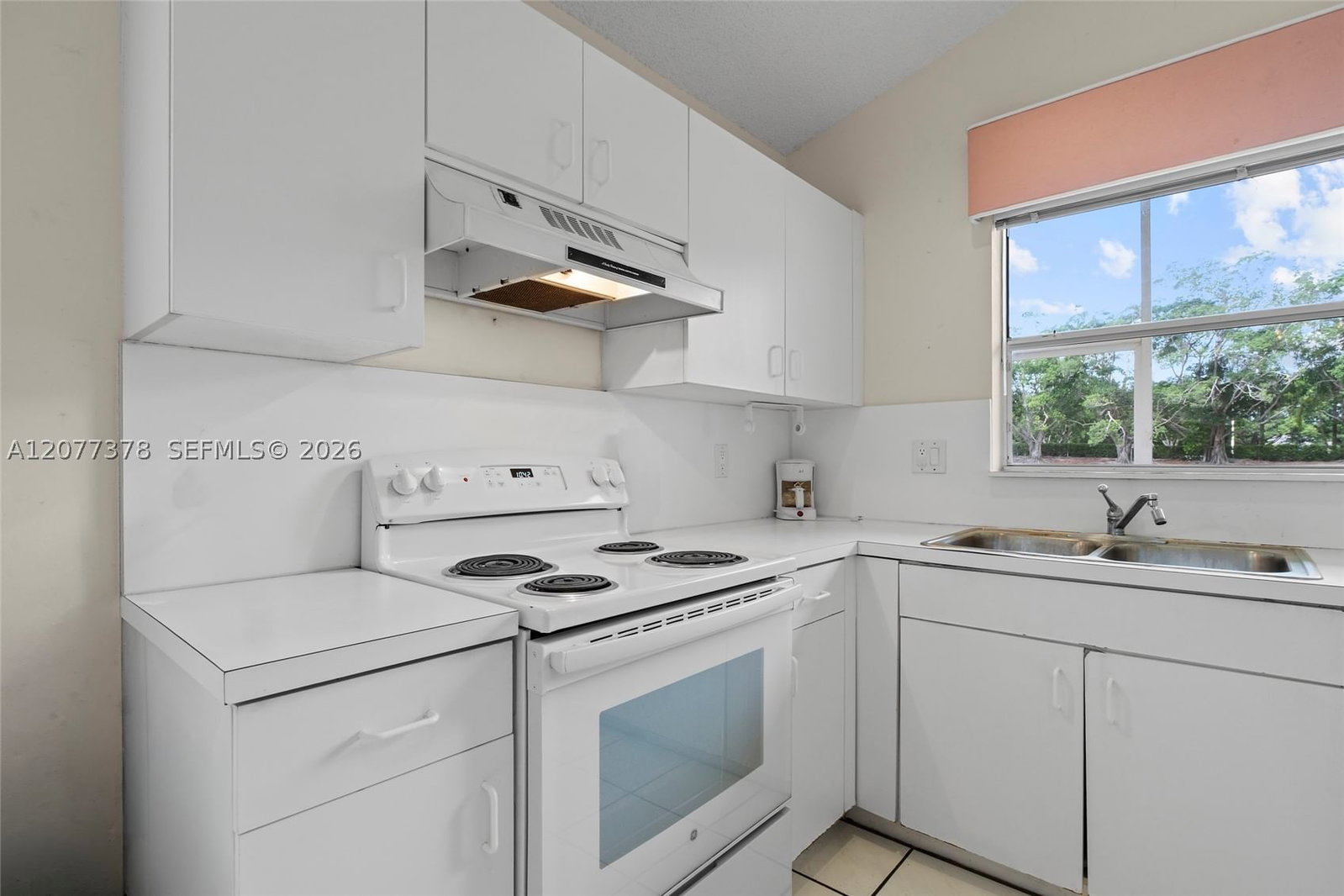 Real estate property located at 113 Bayridge Dr, Broward, Sector 4 - 1st Addition, Weston, FL