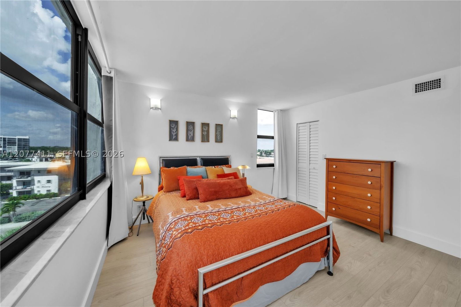 Real estate property located at 2401 Ocean Dr #507, Broward, Britannia At Quadomain Co, Hollywood, FL