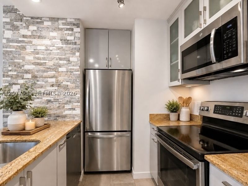 Real estate property located at 910 Bay Dr #15, Miami-dade, Miami Bayside Condo, Miami Beach, FL