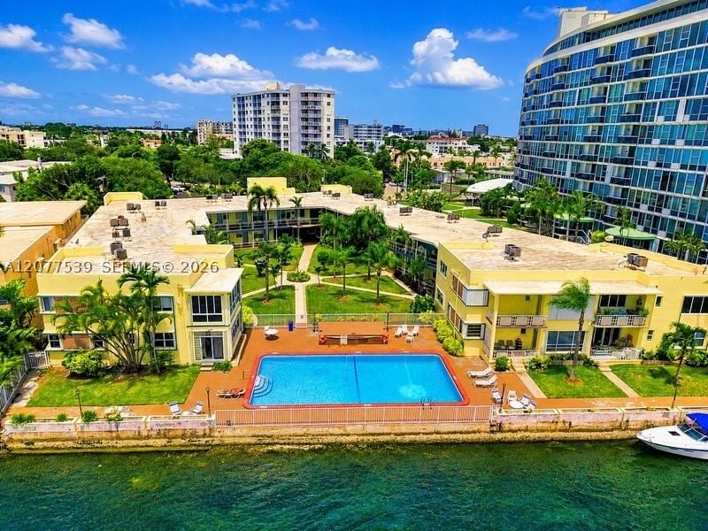 Real estate property located at 910 Bay Dr #15, Miami-dade, Miami Bayside Condo, Miami Beach, FL