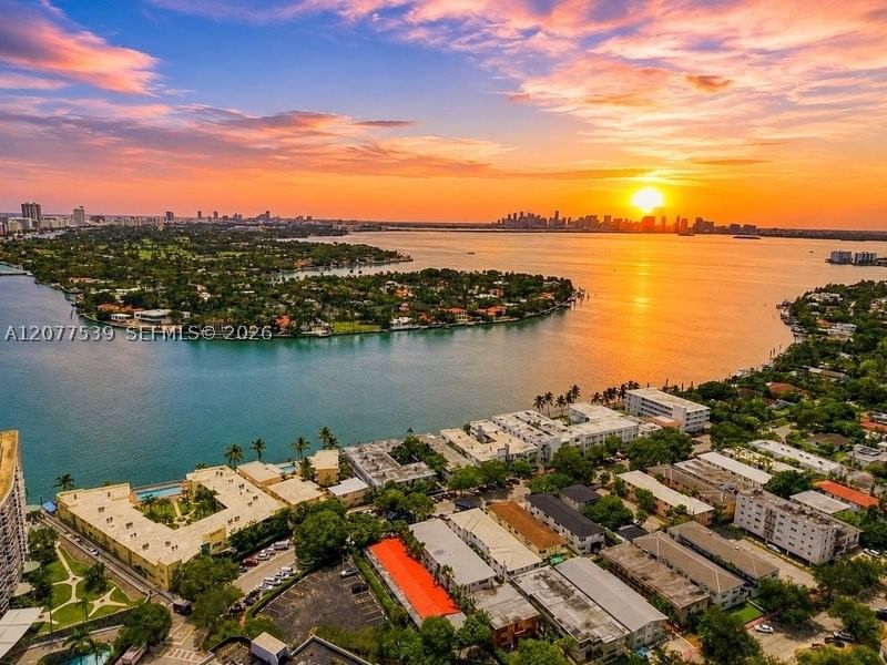 Real estate property located at 910 Bay Dr #15, Miami-dade, Miami Bayside Condo, Miami Beach, FL