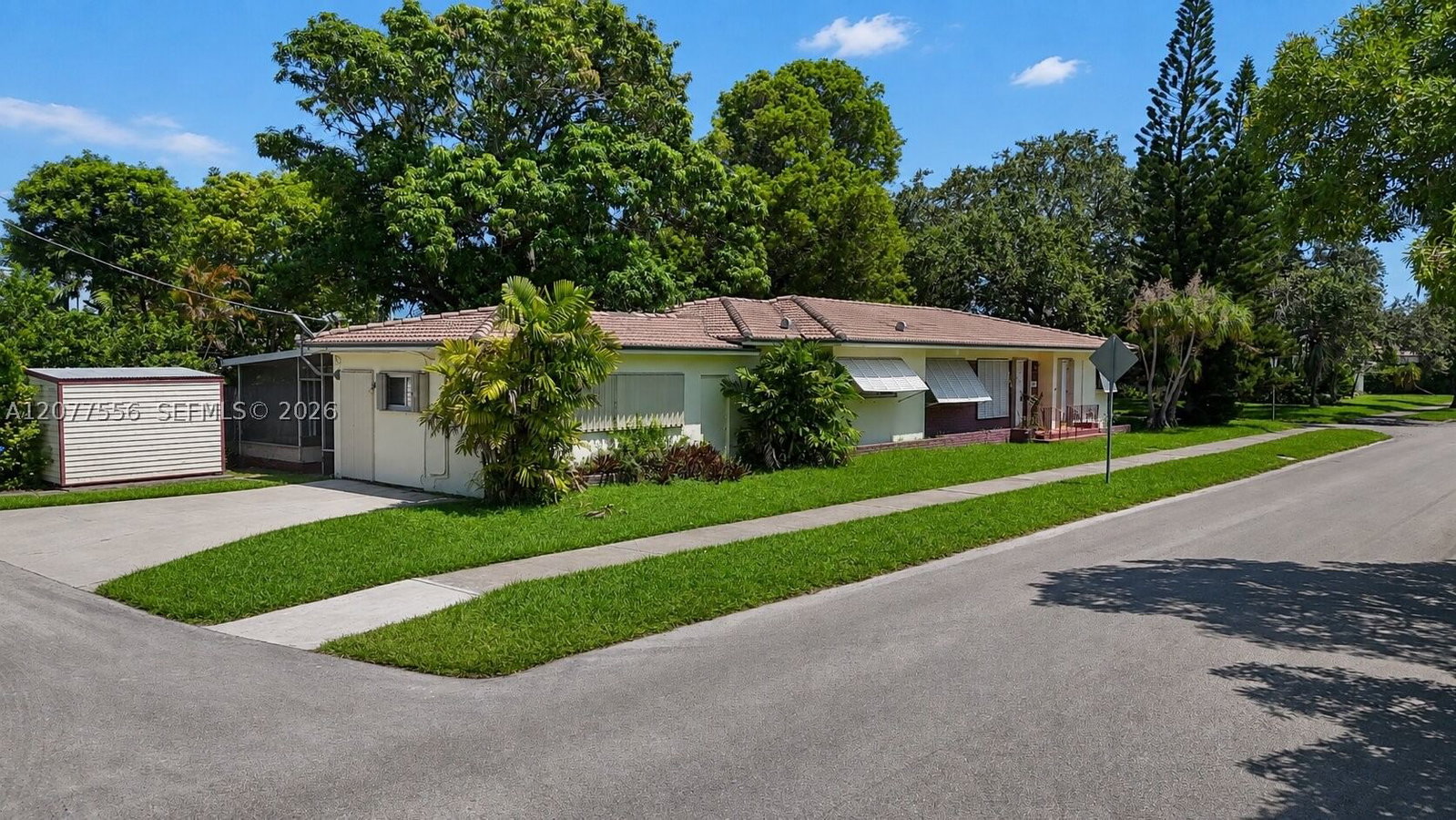Real estate property located at 425 15th Ave, Broward, Hollywood, Hollywood, FL