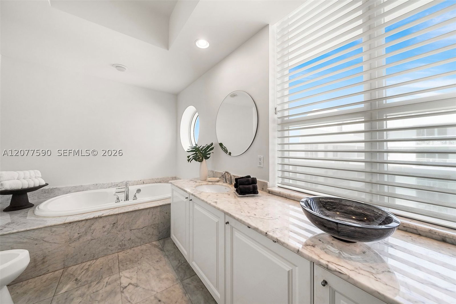 Real estate property located at 5801 Collins Ave PH1600, Miami-dade, Villa Di Mare Condo, Miami Beach, FL
