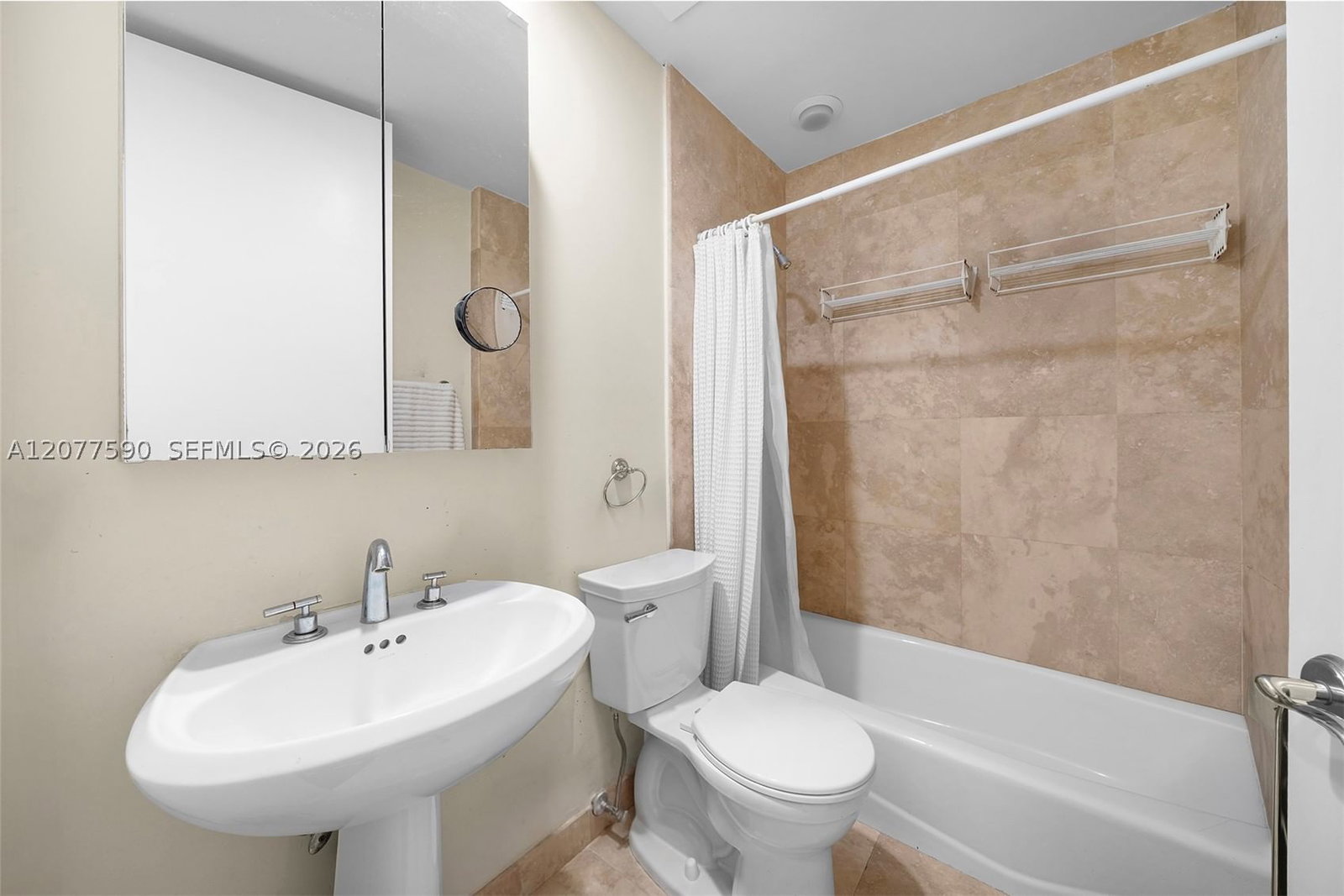 Real estate property located at 5801 Collins Ave PH1600, Miami-dade, Villa Di Mare Condo, Miami Beach, FL
