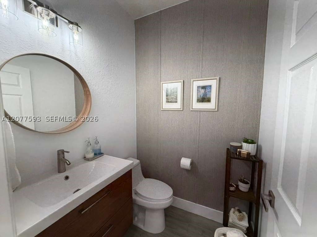Real estate property located at 7940 108th Pl, Miami-dade, Islands At Doral 1st Addn, Doral, FL