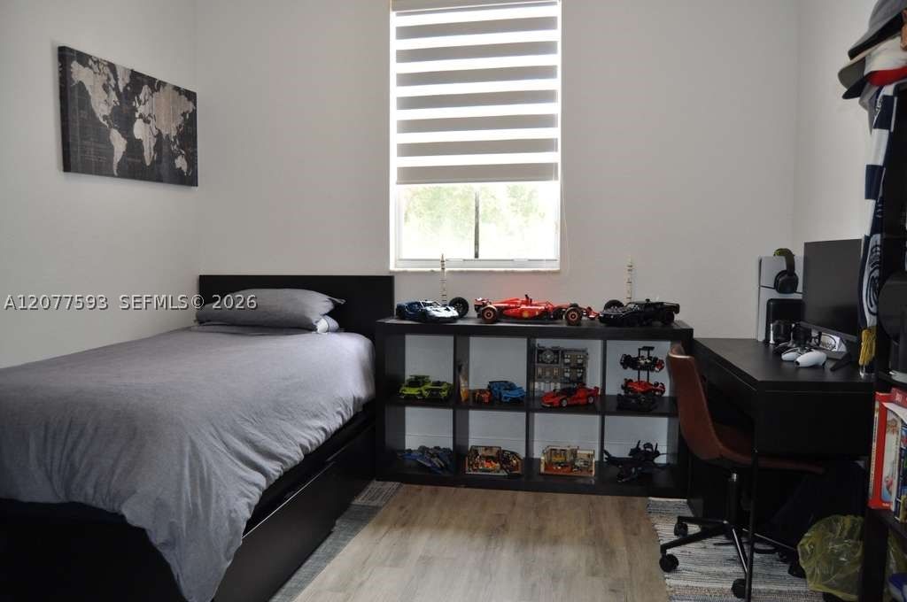 Real estate property located at 7940 108th Pl, Miami-dade, Islands At Doral 1st Addn, Doral, FL