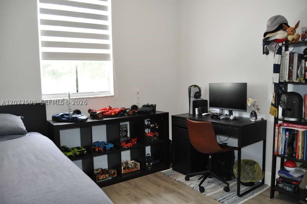 Real estate property located at 7940 108th Pl, Miami-dade, Islands At Doral 1st Addn, Doral, FL