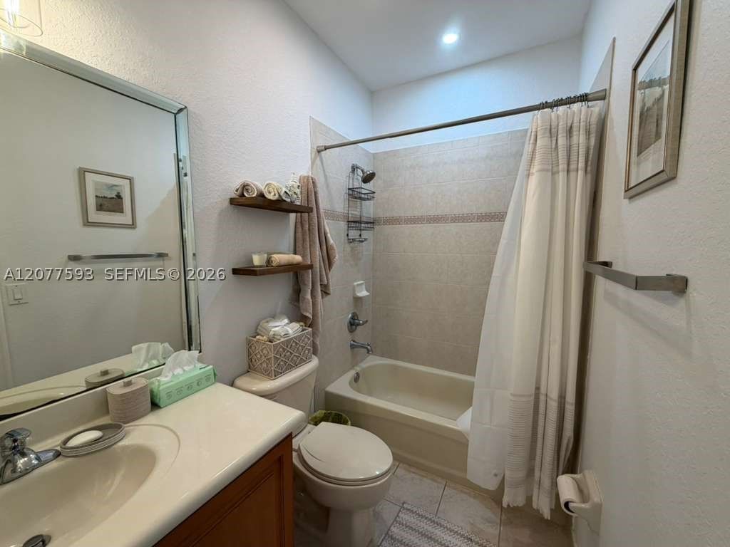 Real estate property located at 7940 108th Pl, Miami-dade, Islands At Doral 1st Addn, Doral, FL